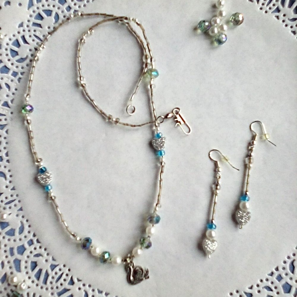 Women's Necklace 23" Truly Elegant Swan Necklace